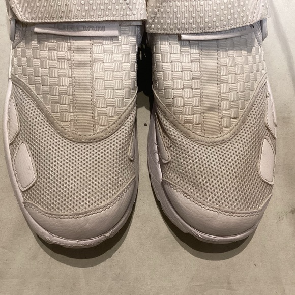 NIKE
JORDAN TRUNNER LX 'TRIPLE WHITE' 897992-100 - Picture 8 of 11